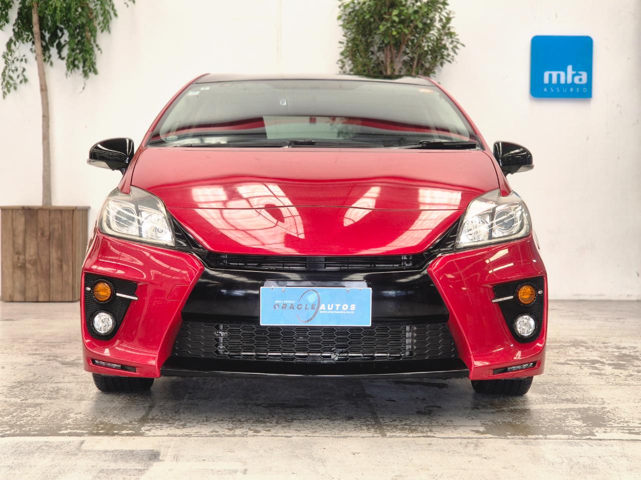 2014 Toyota Prius thumbnail