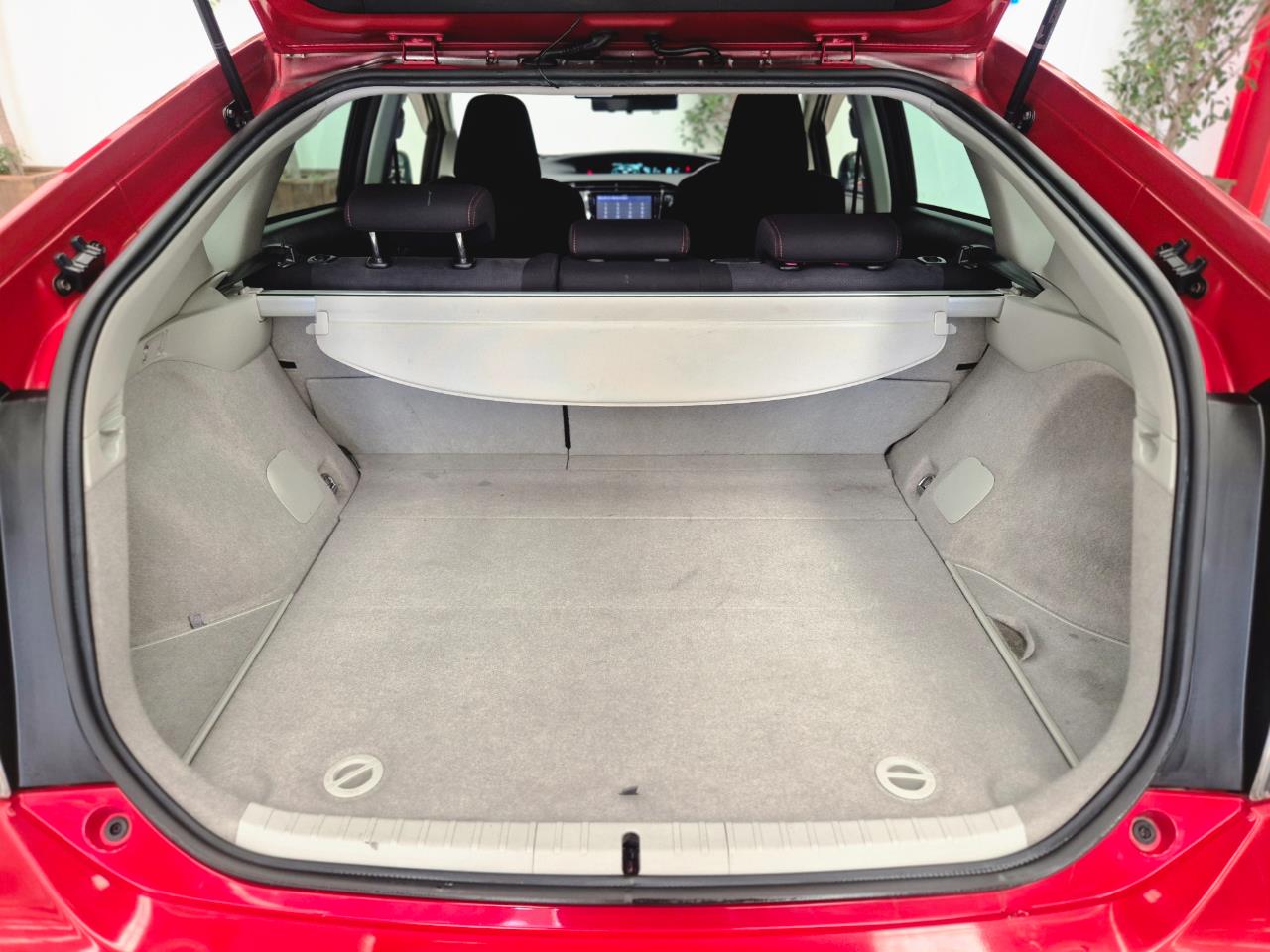 2014 Toyota Prius thumbnail