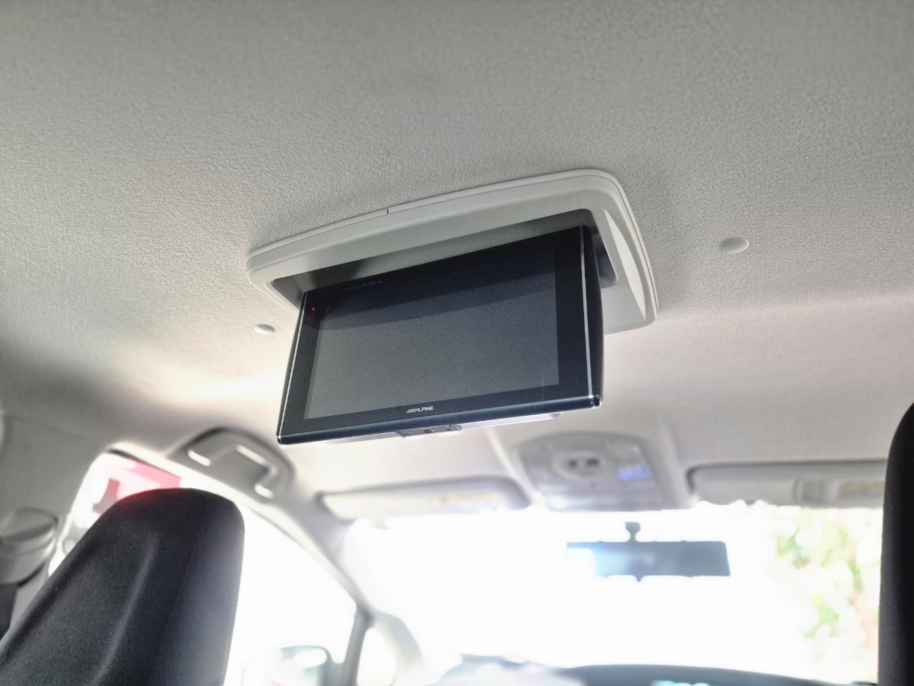 2014 Toyota Prius thumbnail