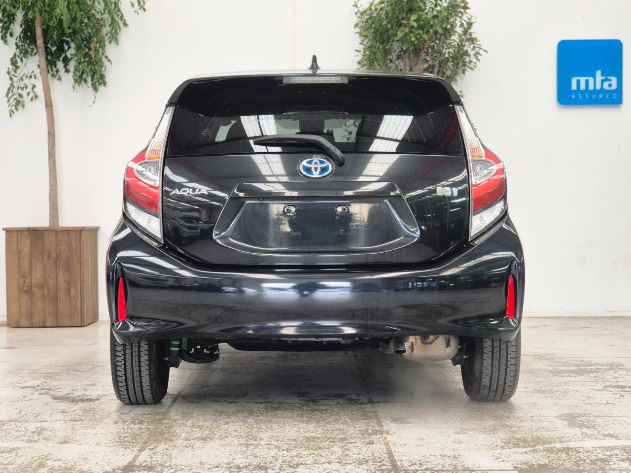 2017 Toyota Aqua thumbnail