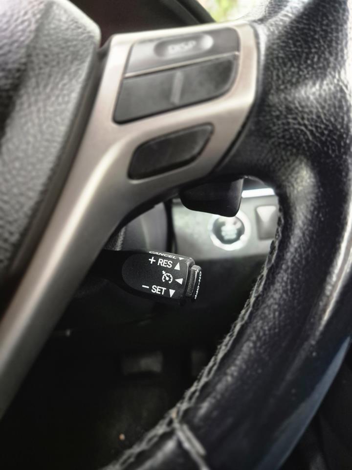 2013 Toyota Avensis thumbnail