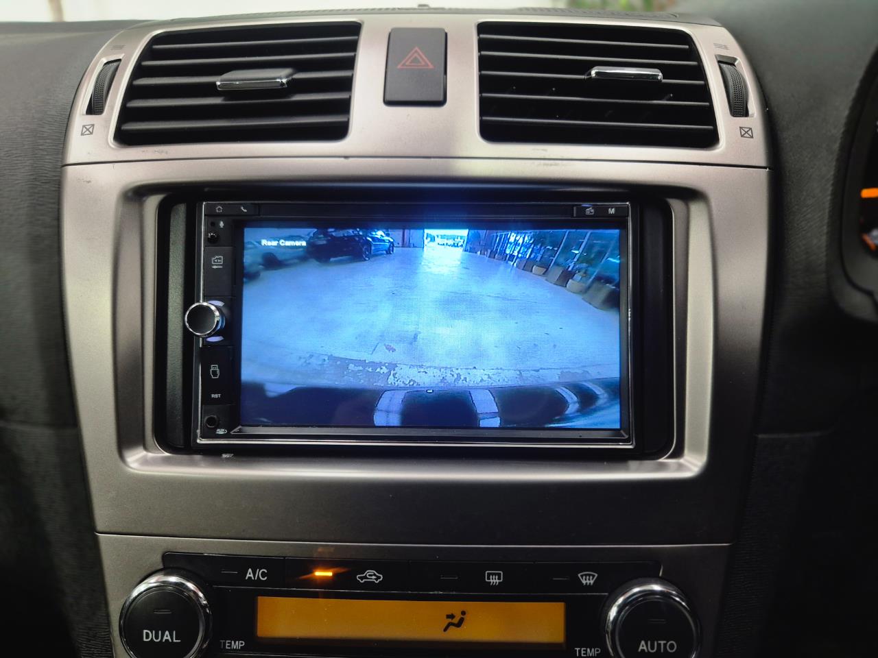2013 Toyota Avensis thumbnail