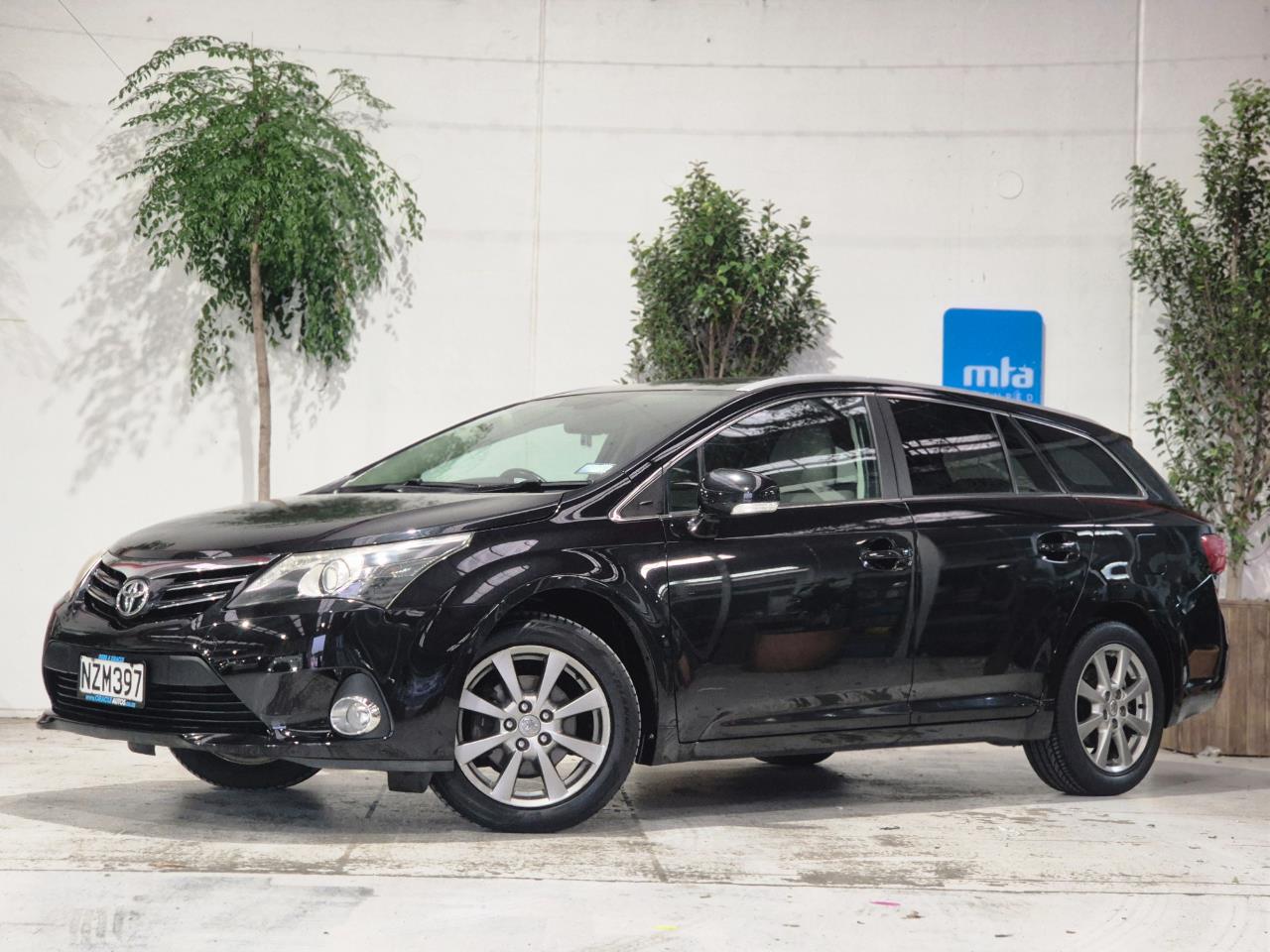 2013 Toyota Avensis thumbnail