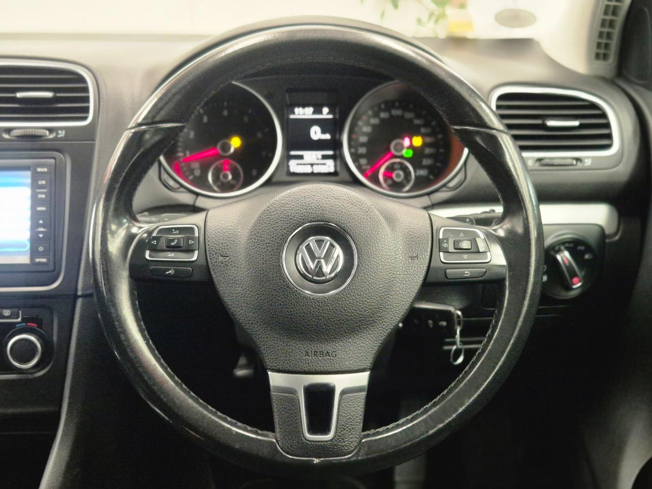 2012 Volkswagen Golf thumbnail