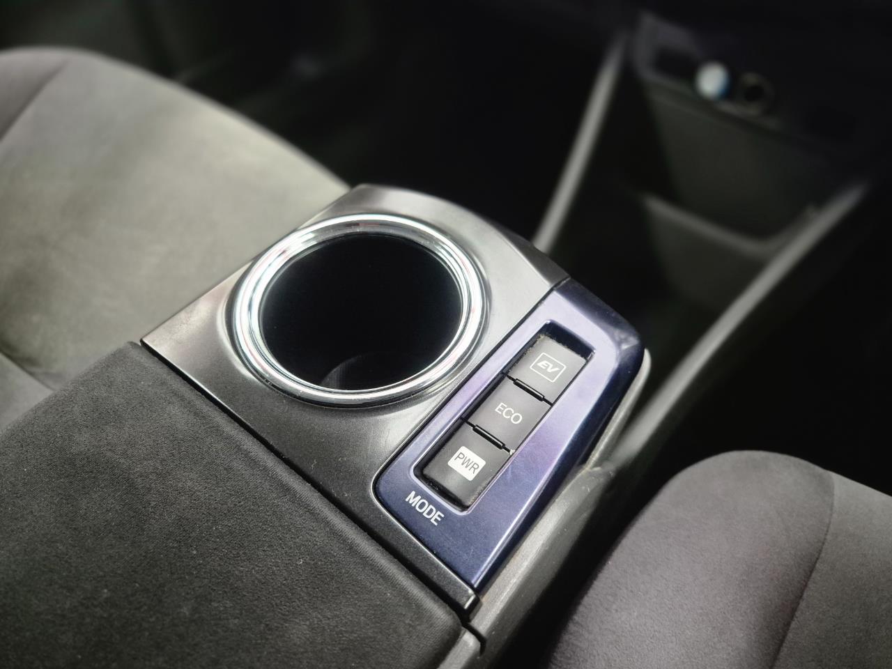 2013 Toyota PRIUS thumbnail
