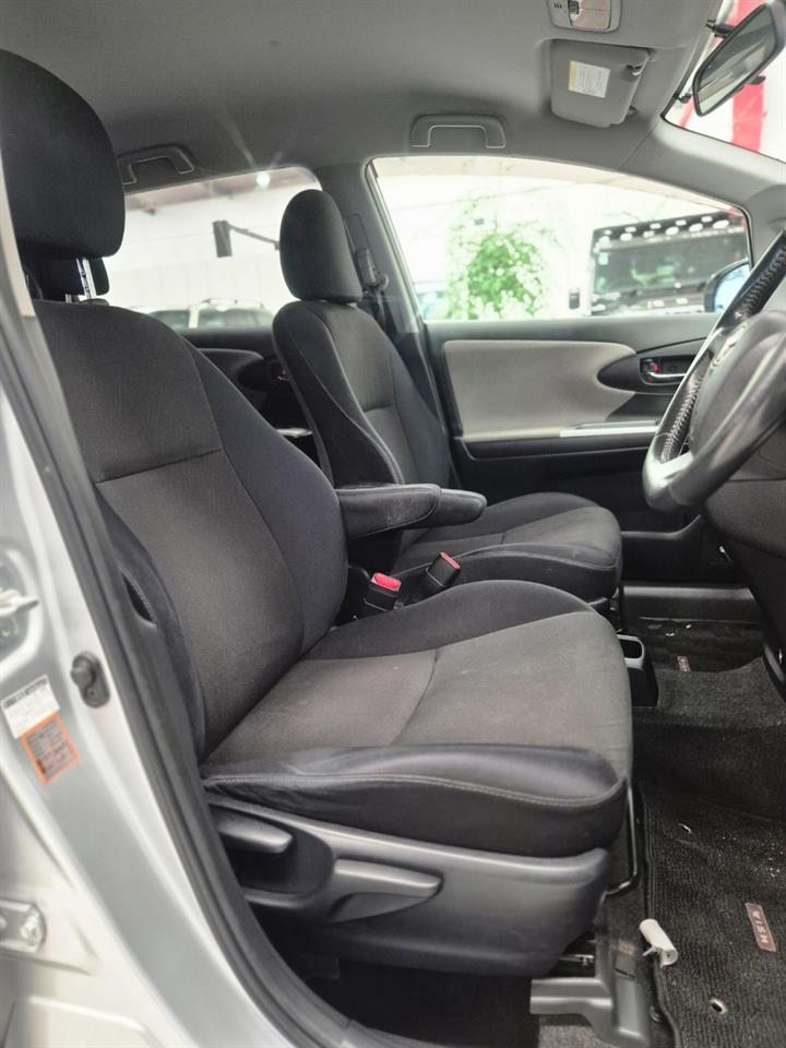 2009 Toyota Wish thumbnail