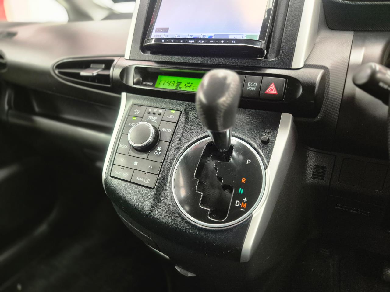 2009 Toyota Wish thumbnail