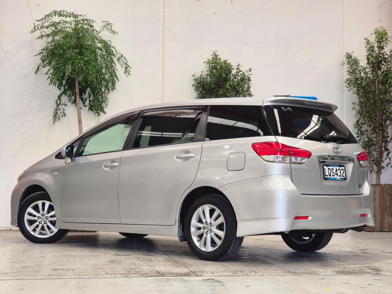 2009 Toyota Wish thumbnail