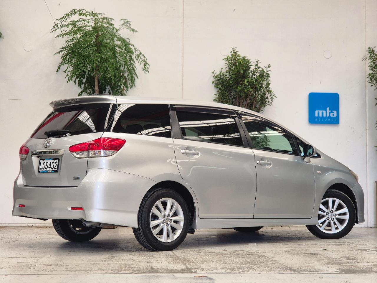 2009 Toyota Wish thumbnail