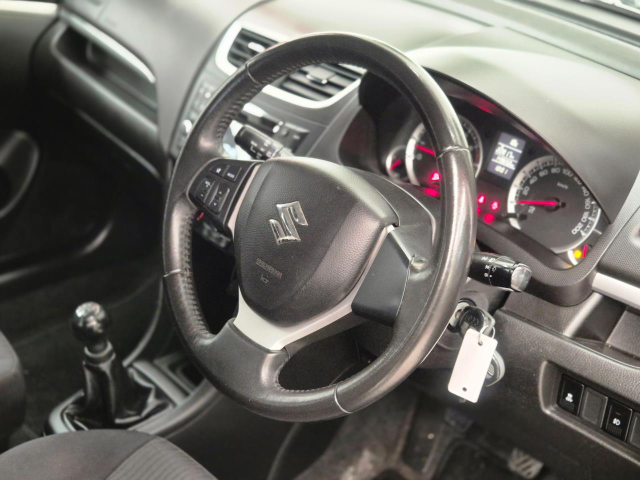 2014 Suzuki Swift thumbnail