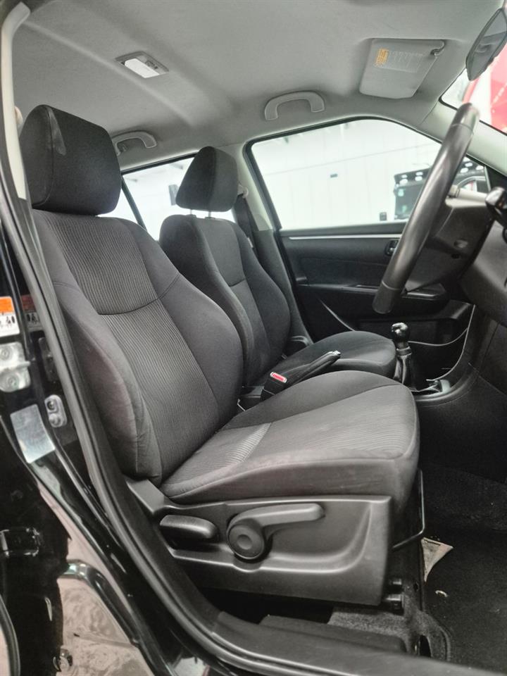 2014 Suzuki Swift thumbnail