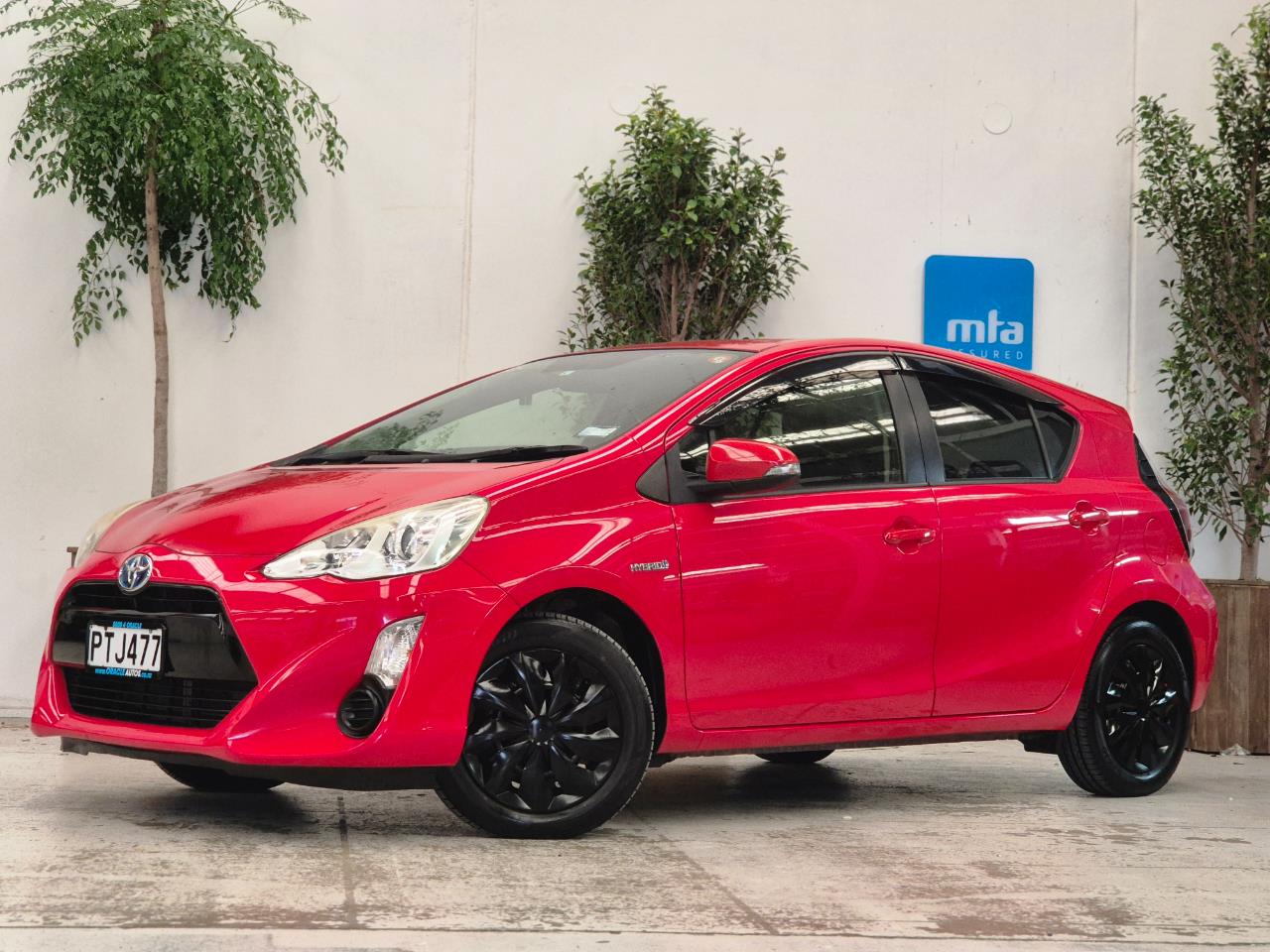 2015 Toyota Aqua thumbnail