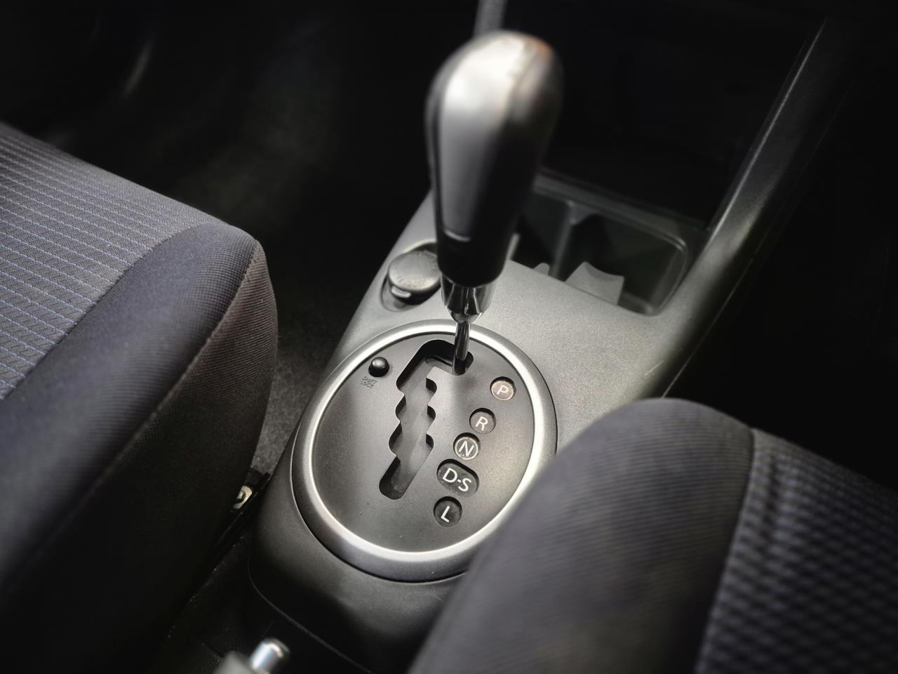 2008 Suzuki Swift thumbnail
