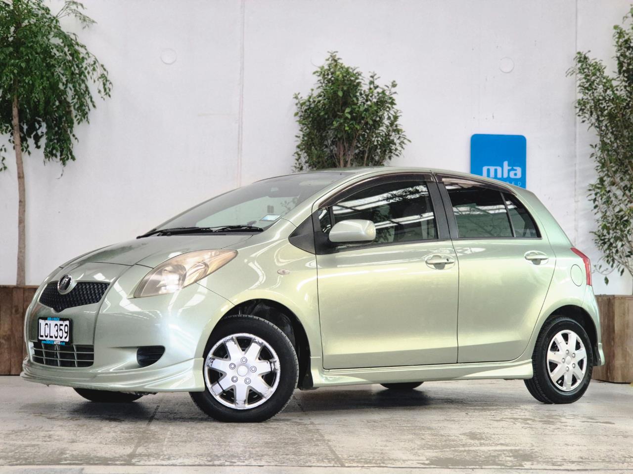 2006 Toyota Vitz thumbnail
