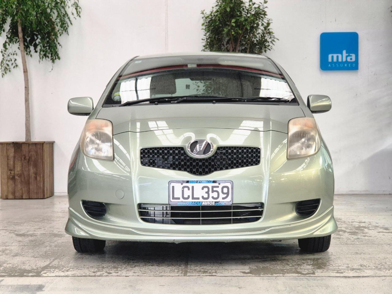 2006 Toyota Vitz thumbnail