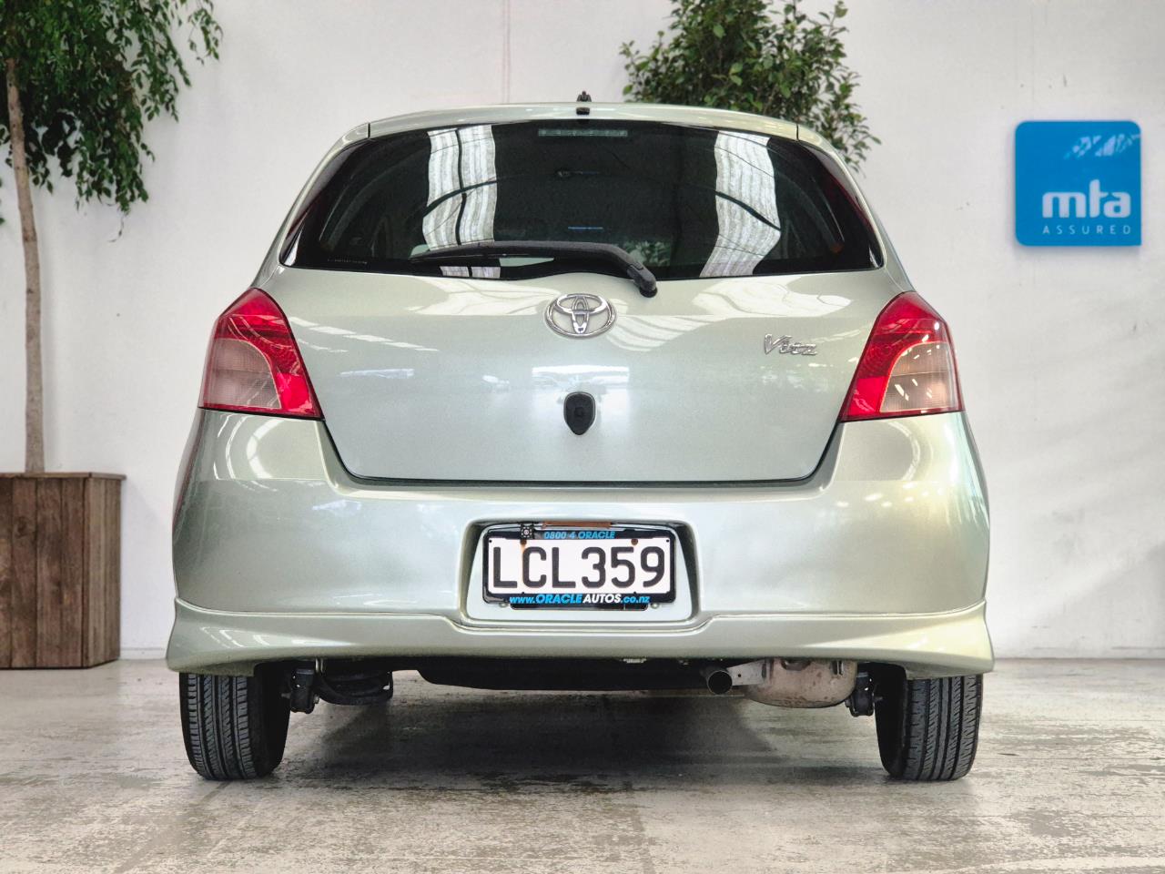 2006 Toyota Vitz thumbnail