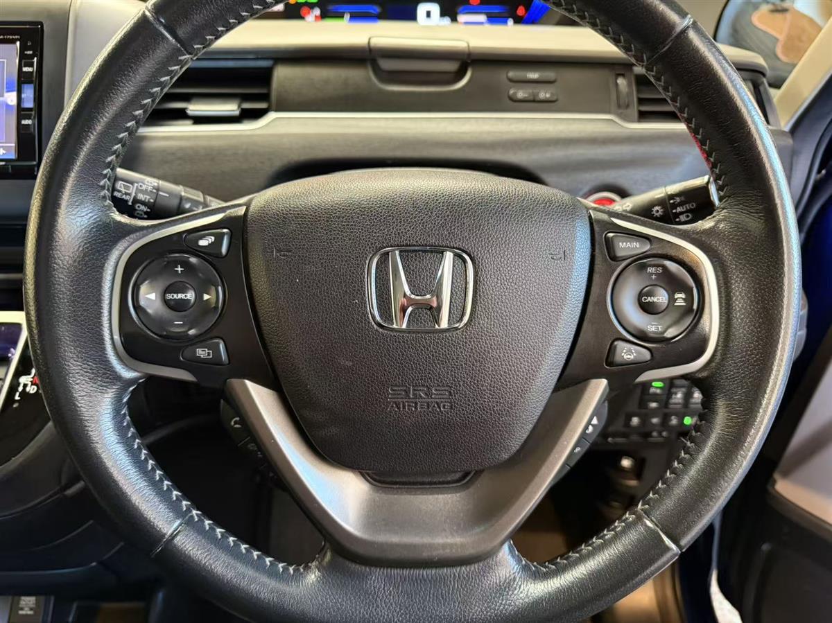 2017 Honda Freed thumbnail