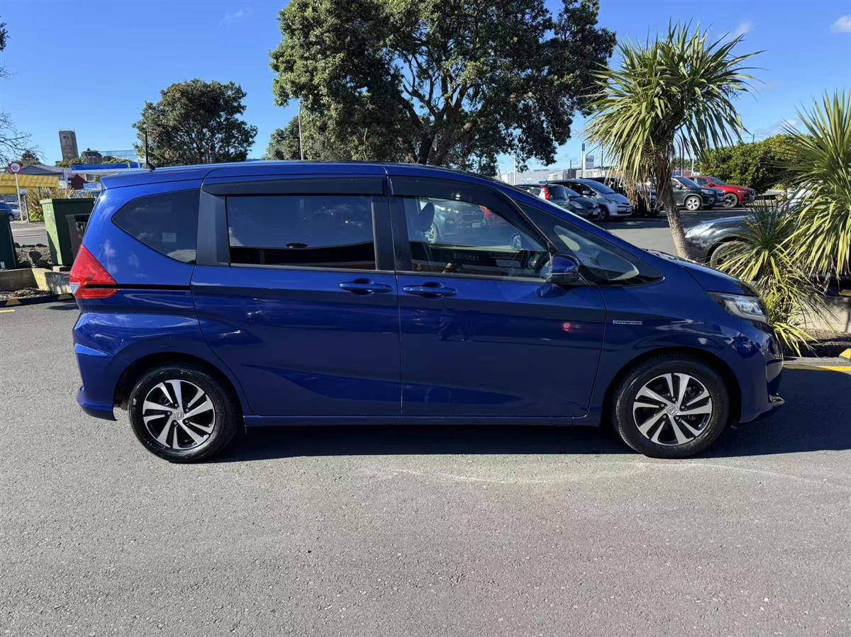 2017 Honda Freed thumbnail