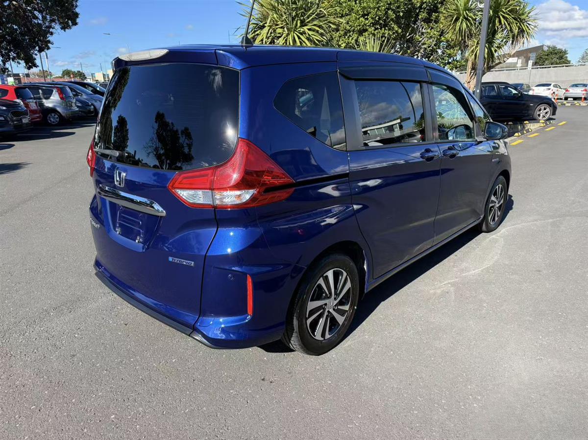2017 Honda Freed thumbnail