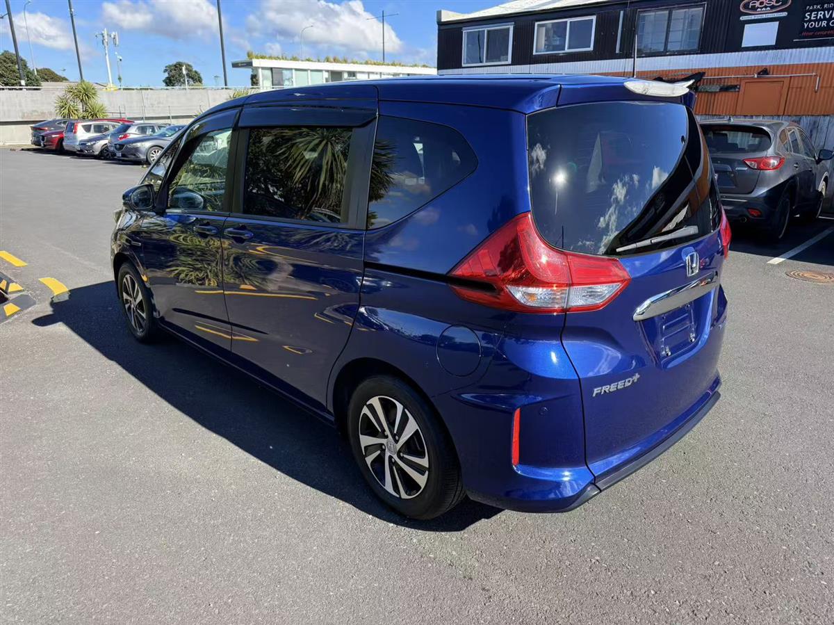 2017 Honda Freed thumbnail