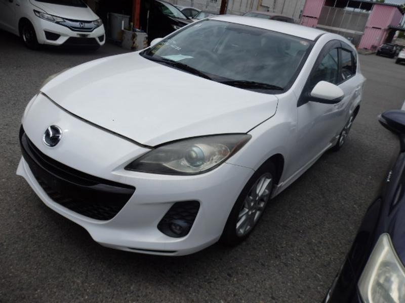 2012 Mazda Axela thumbnail