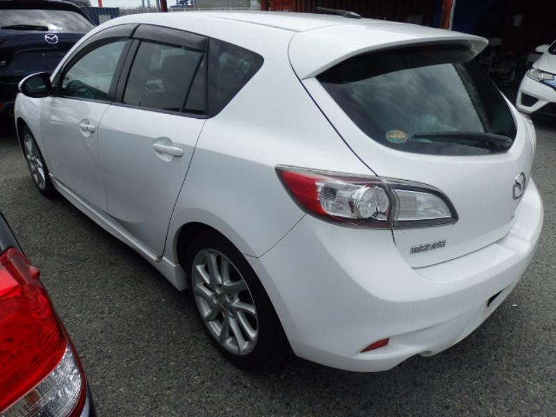 2012 Mazda Axela thumbnail
