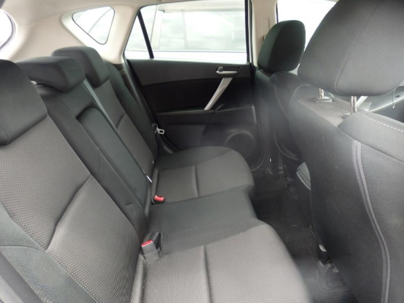 2012 Mazda Axela thumbnail