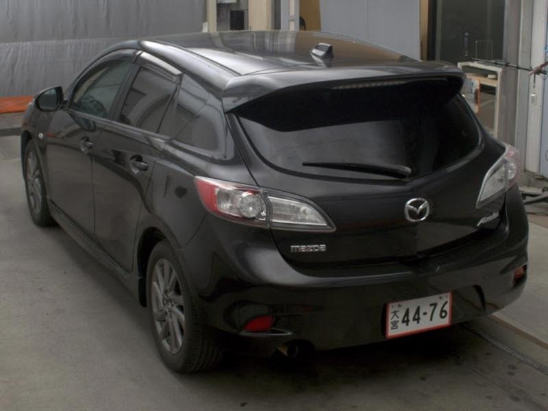 2013 Mazda Axela thumbnail