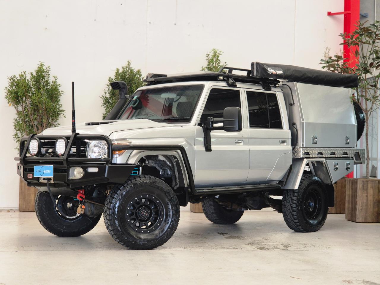 2017 Toyota Landcruiser thumbnail