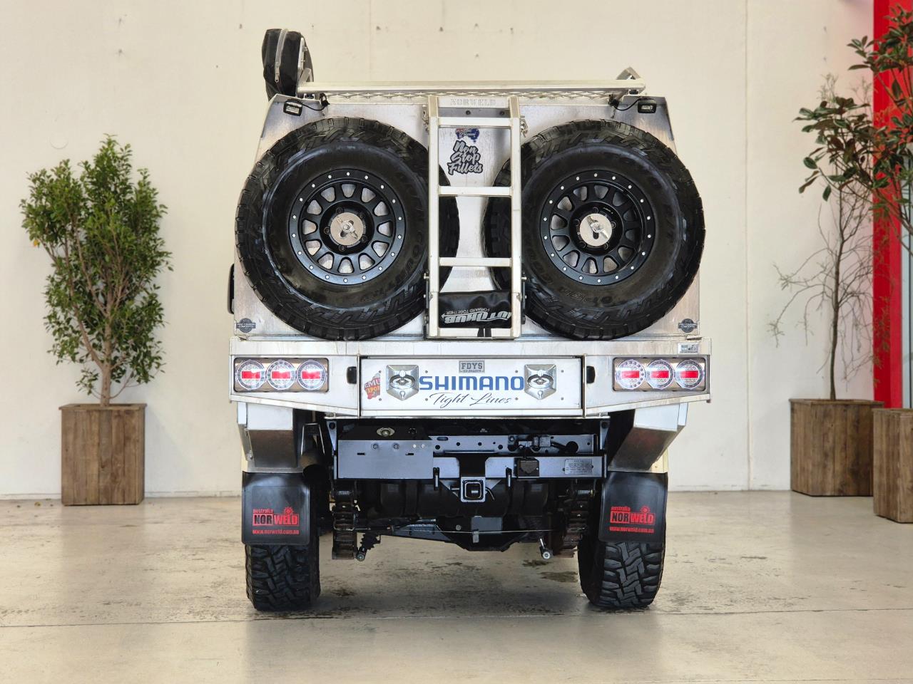 2017 Toyota Landcruiser thumbnail