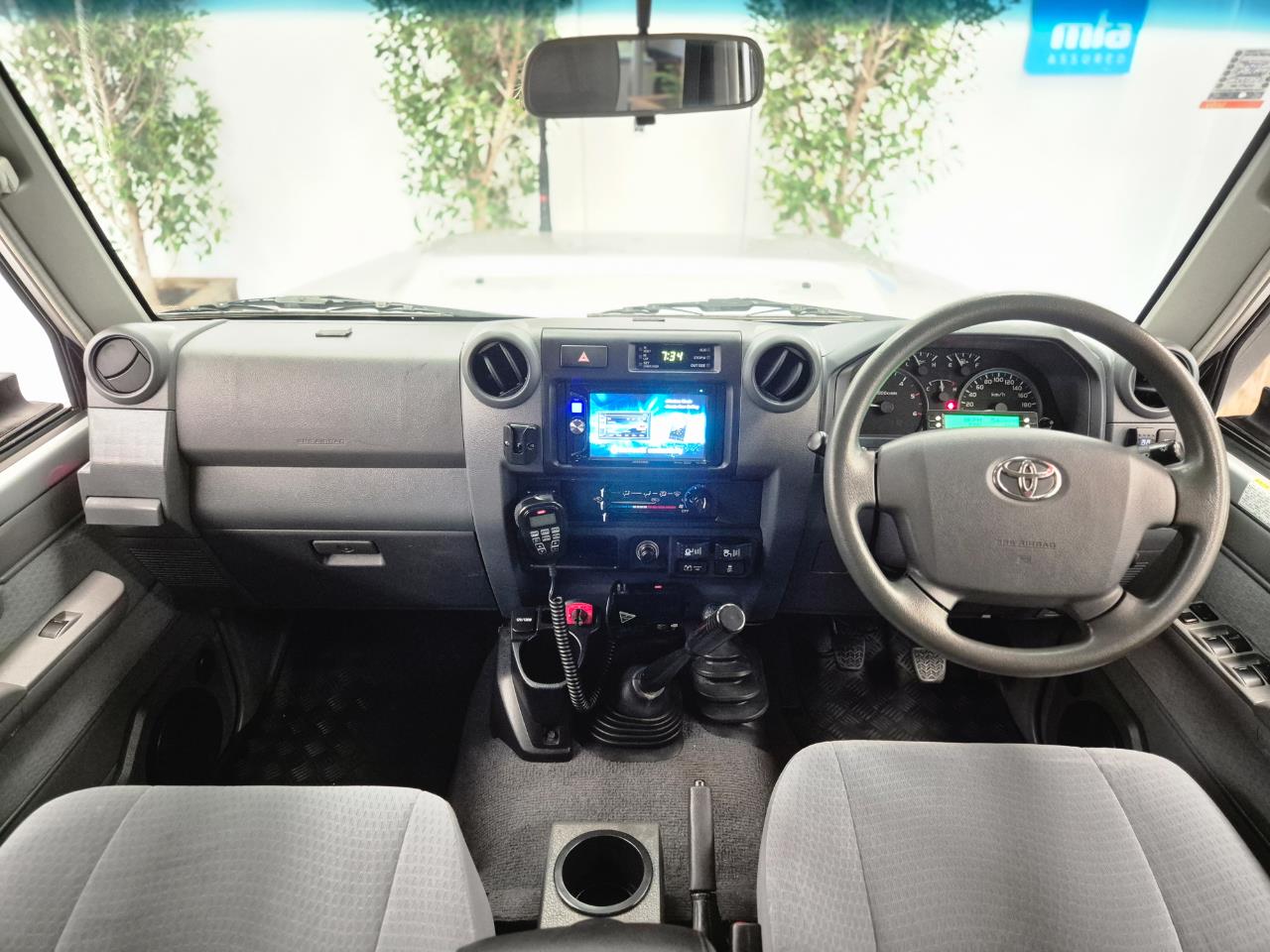 2017 Toyota Landcruiser thumbnail