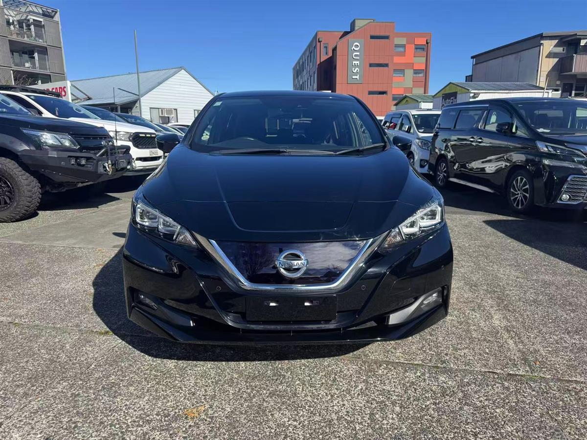 2018 Nissan Leaf thumbnail