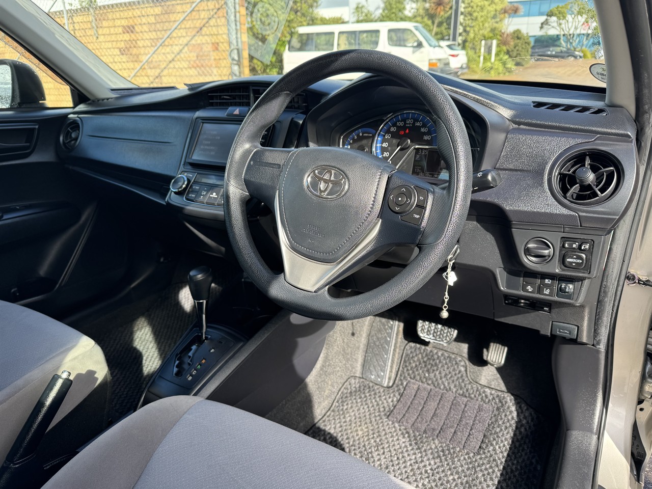 2015 Toyota Corolla thumbnail