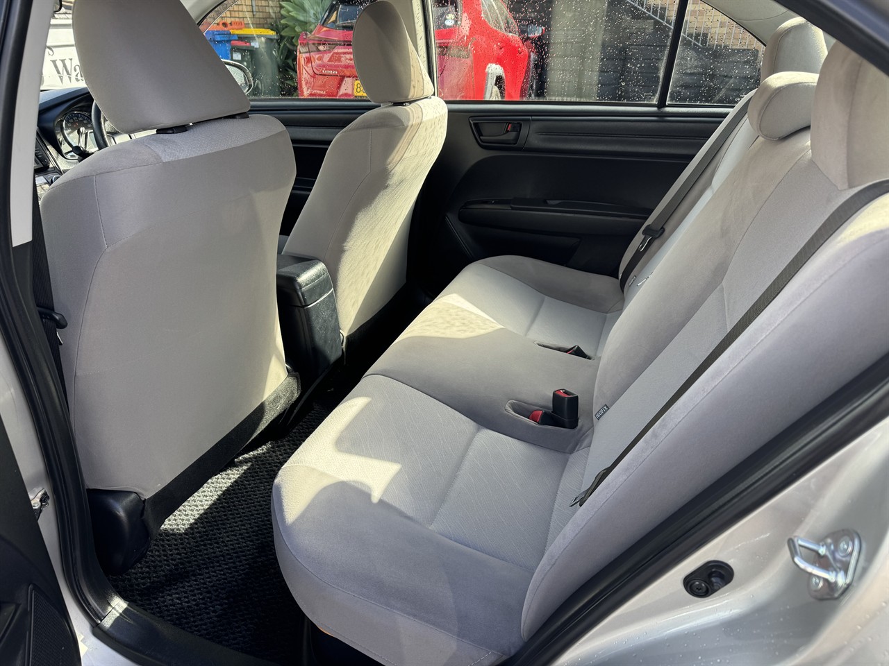 2015 Toyota Corolla thumbnail