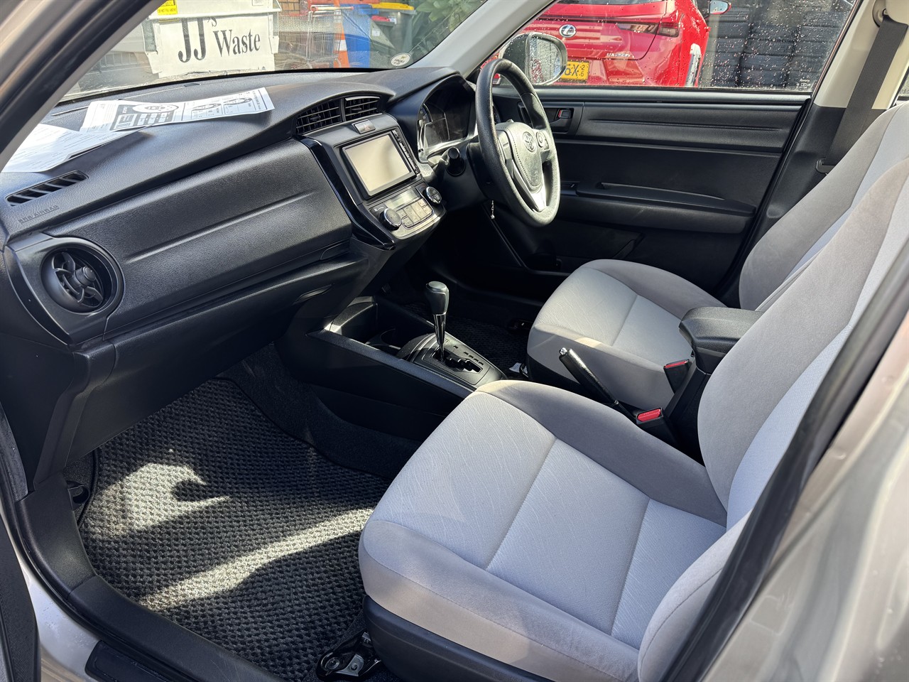 2015 Toyota Corolla thumbnail