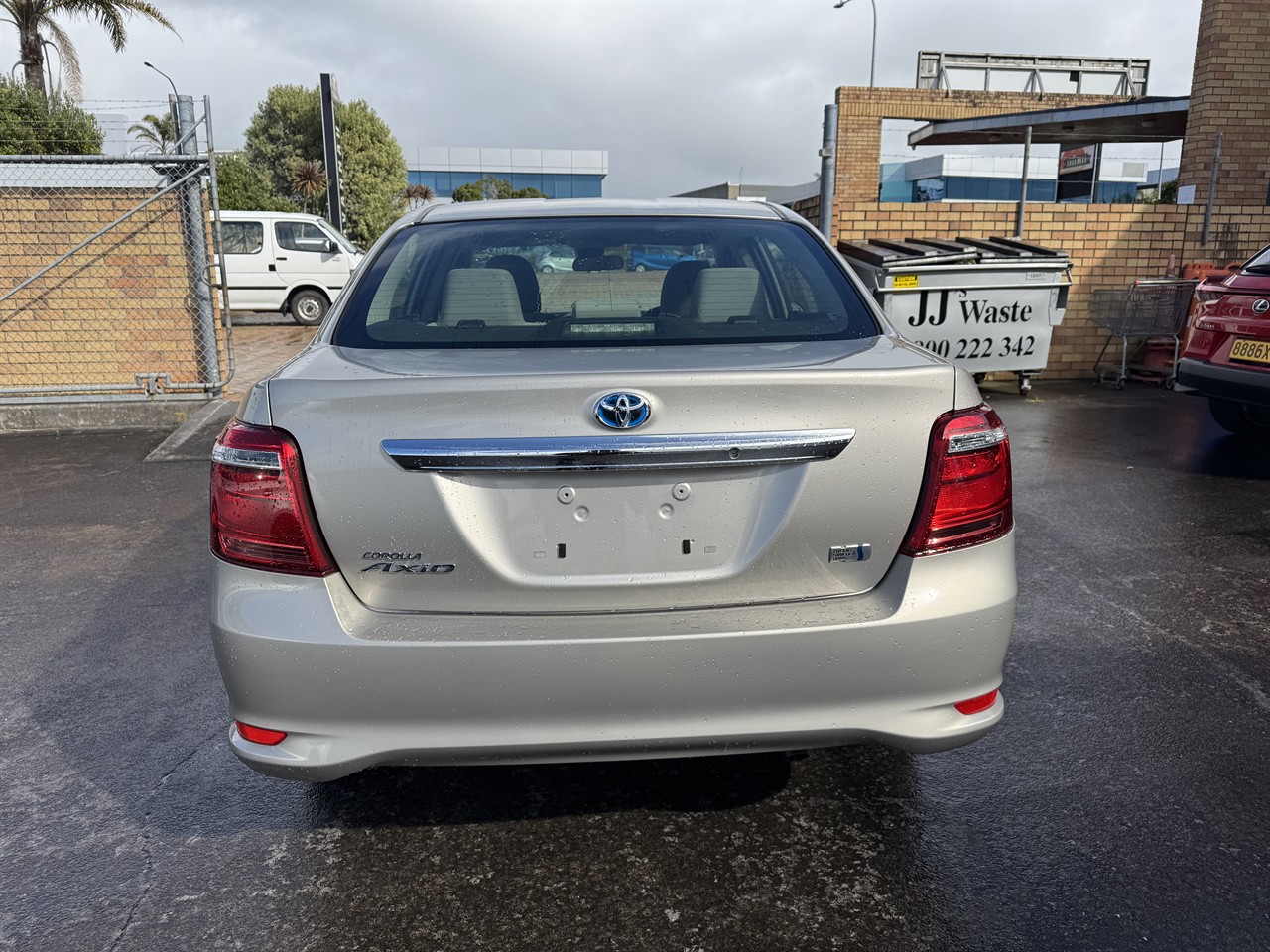 2015 Toyota Corolla thumbnail