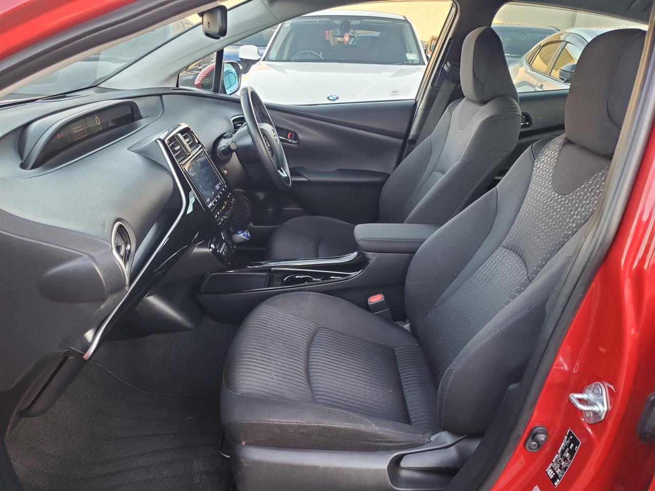 2020 Toyota Prius thumbnail