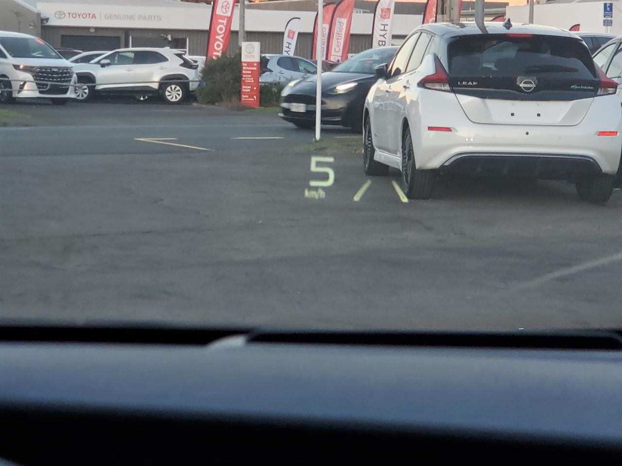 2020 Toyota Prius thumbnail