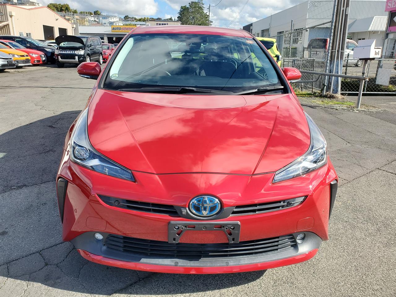 2020 Toyota Prius thumbnail