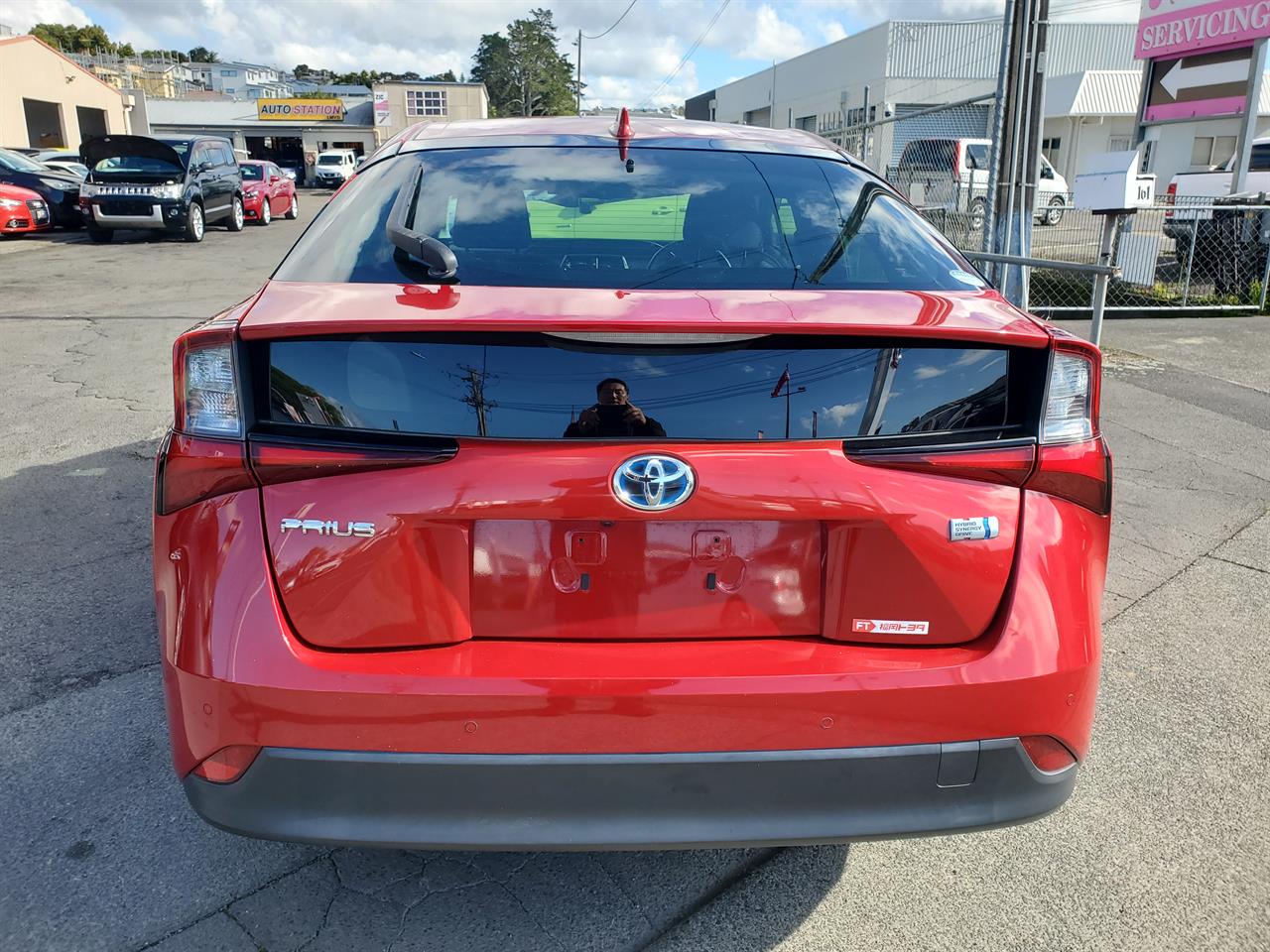 2020 Toyota Prius thumbnail