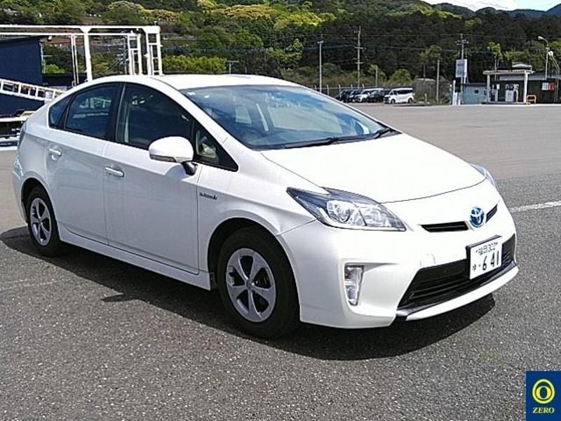 2014 Toyota Prius thumbnail