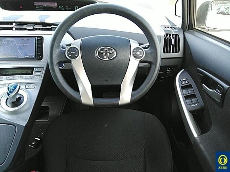 2014 Toyota Prius thumbnail