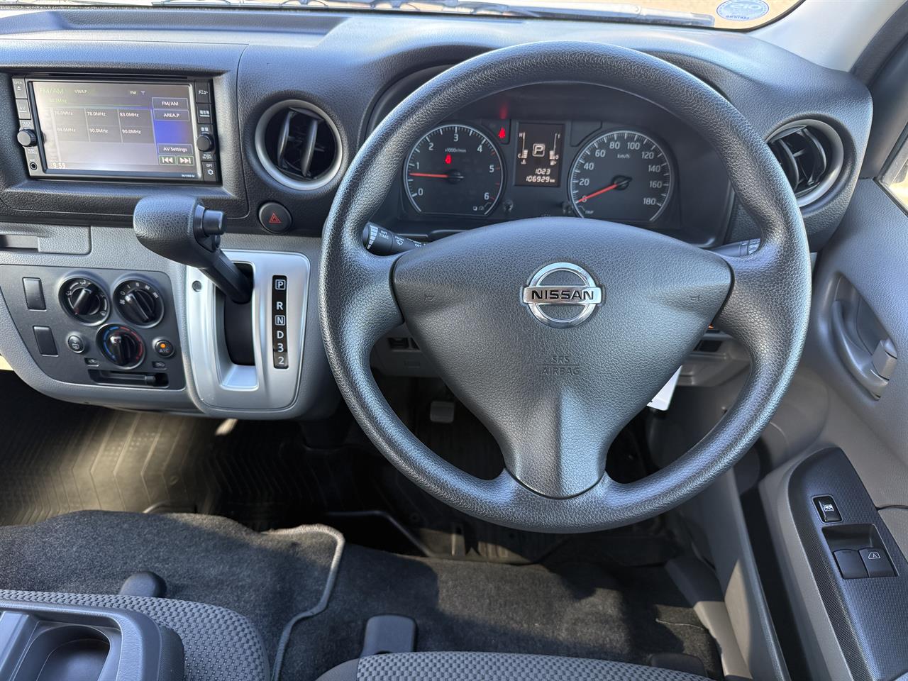 2020 Nissan NV350 thumbnail