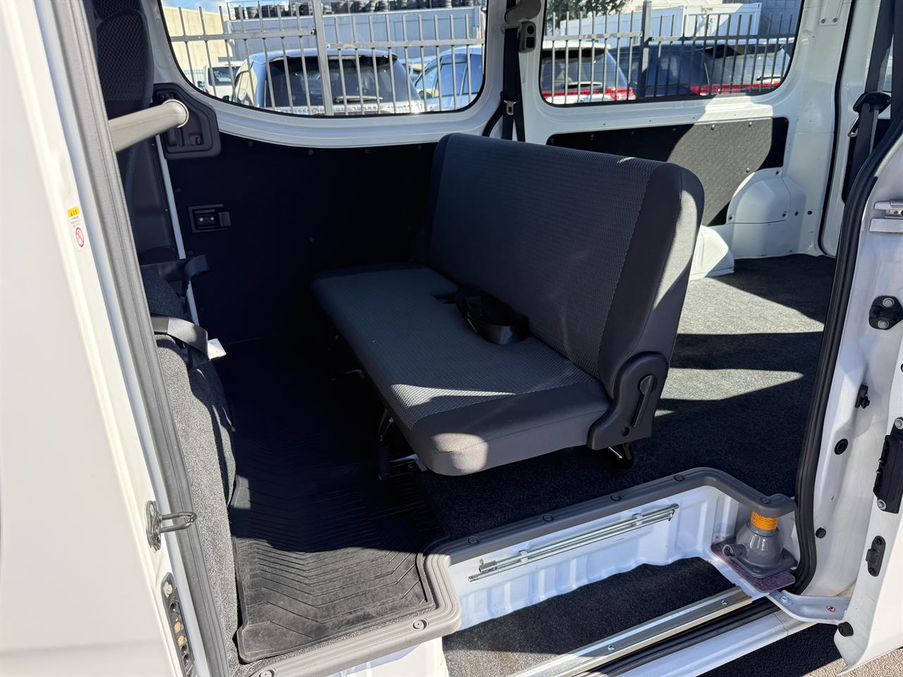 2020 Nissan NV350 thumbnail