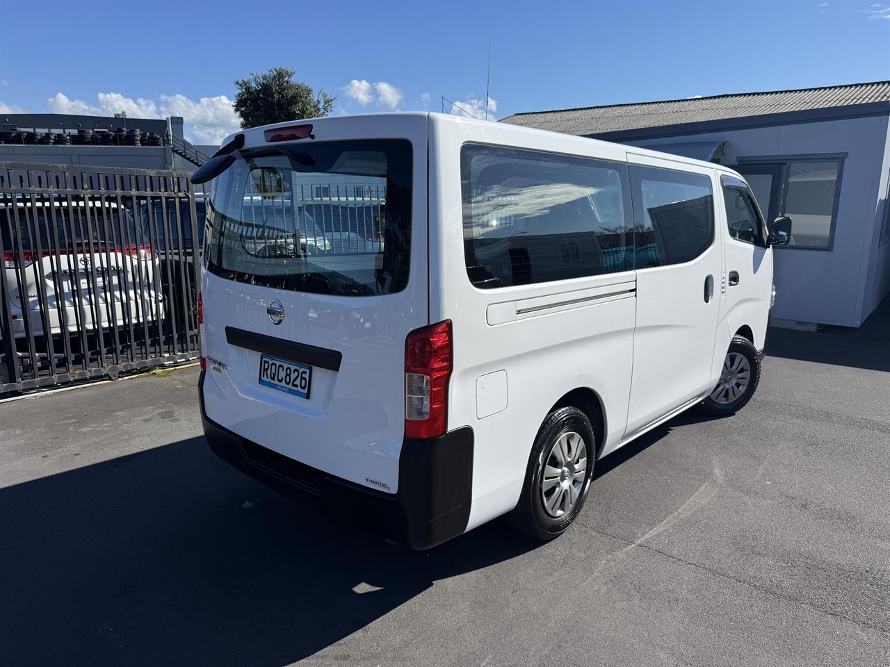 2020 Nissan NV350 thumbnail