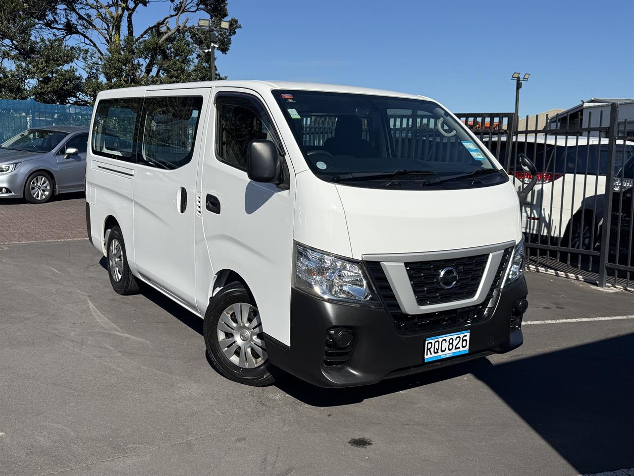 2020 Nissan NV350 thumbnail