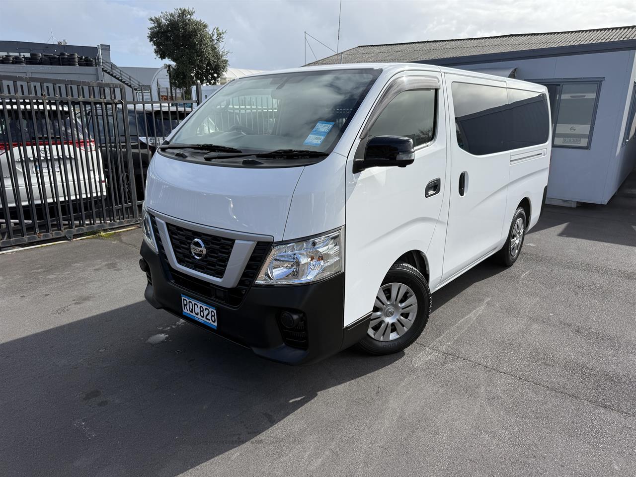 2020 Nissan NV350 thumbnail