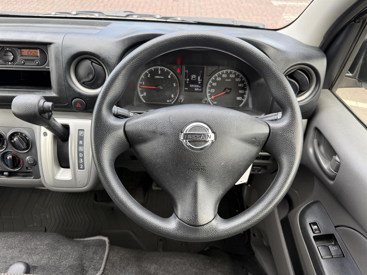 2020 Nissan NV350 thumbnail