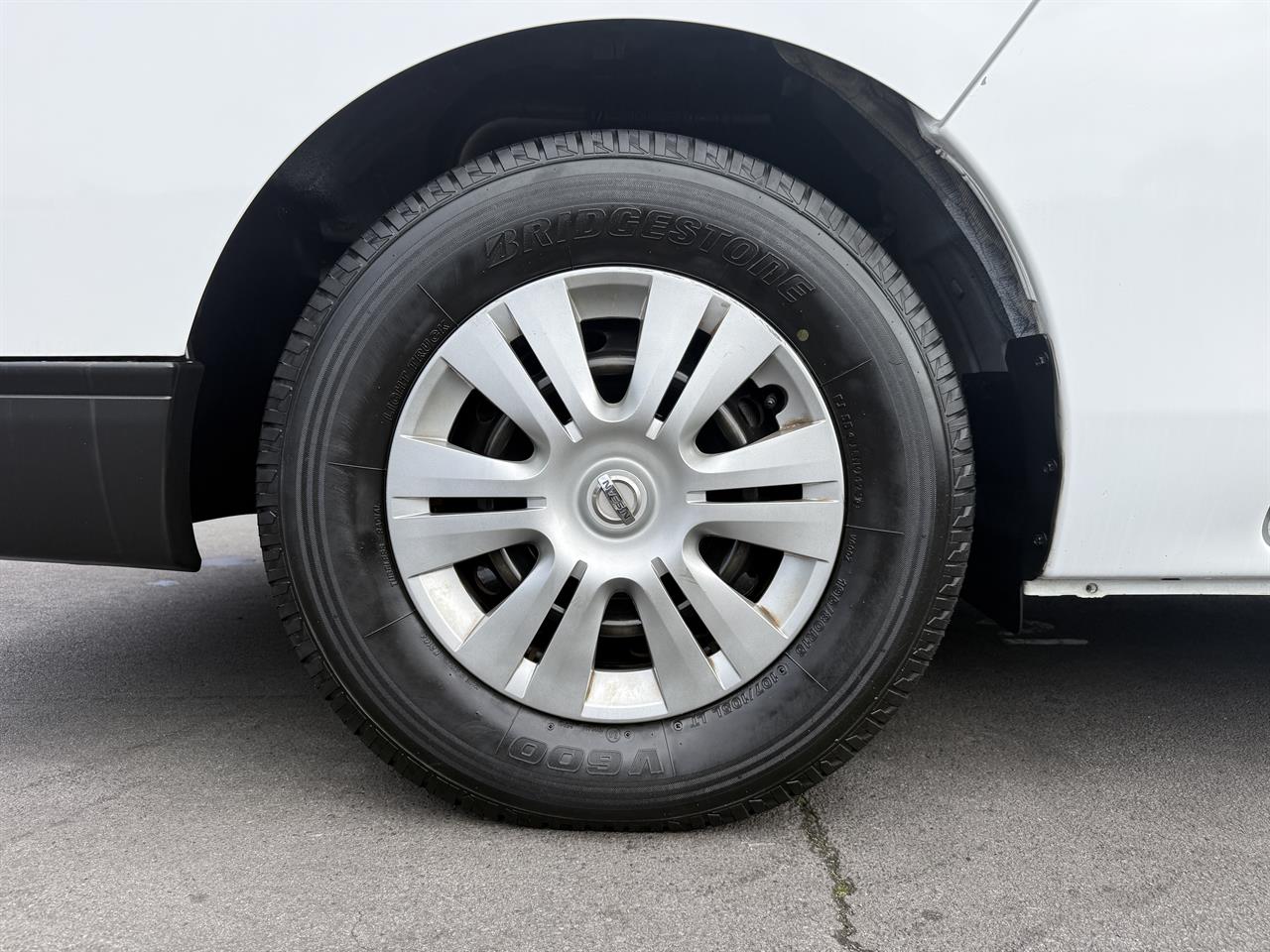 2020 Nissan NV350 thumbnail