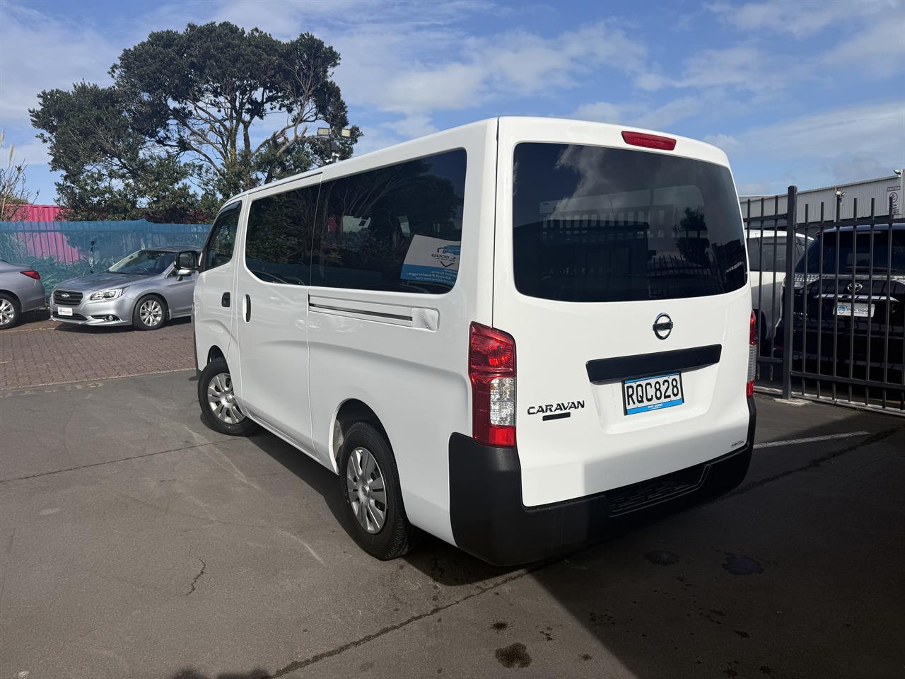 2020 Nissan NV350 thumbnail